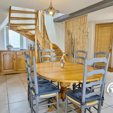 Des Cinq Tours Sainte-Suzanne (Mayenne)