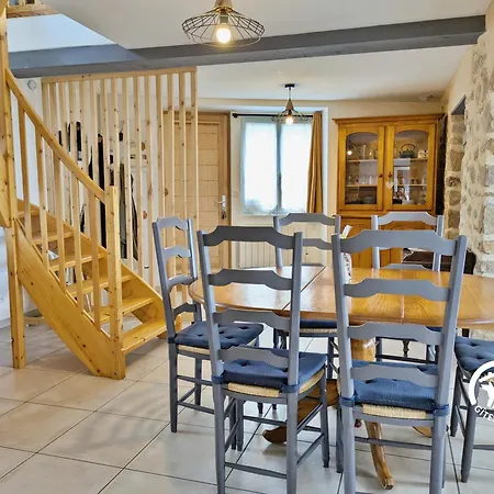 Des Cinq Tours Sainte-Suzanne (Mayenne)