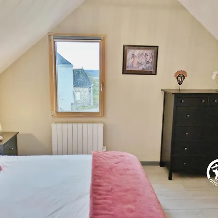 Holiday home Des Cinq Tours Sainte-Suzanne (Mayenne)