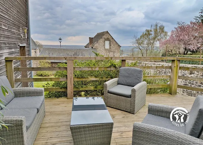 Nyaraló Des Cinq Tours Sainte-Suzanne