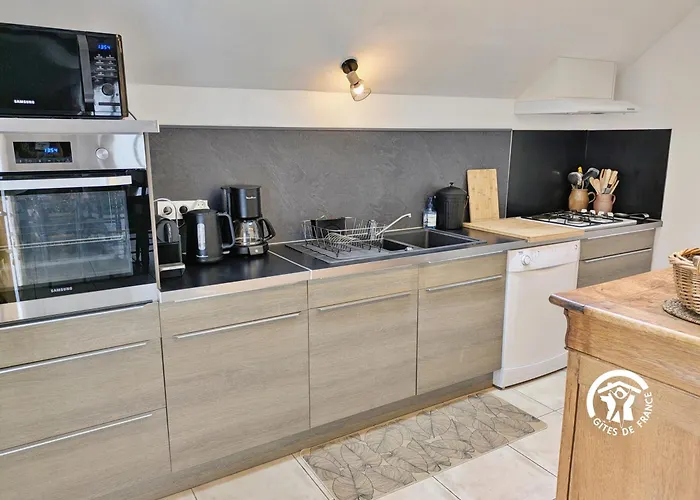 Nyaraló Des Cinq Tours Sainte-Suzanne