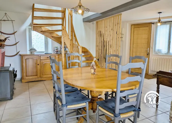 Des Cinq Tours Sainte-Suzanne