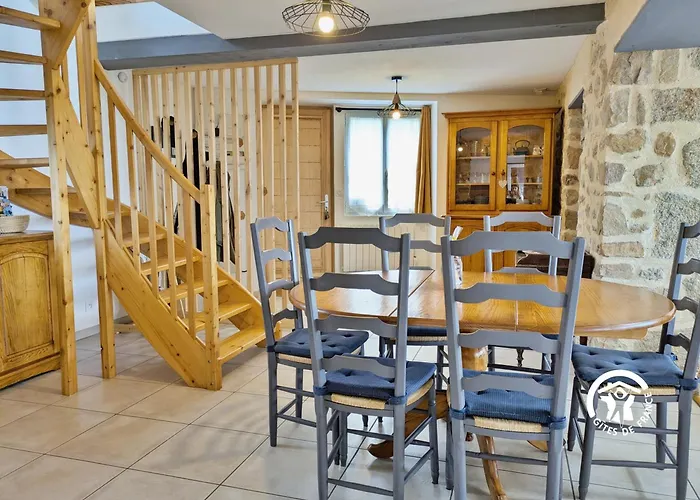 Des Cinq Tours Sainte-Suzanne