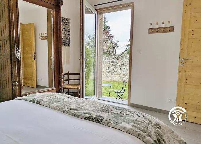 Des Cinq Tours Nyaraló Sainte-Suzanne