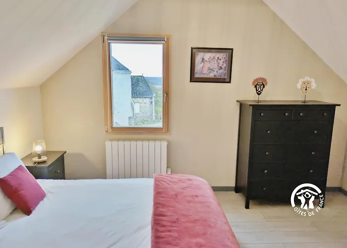 Nyaraló Des Cinq Tours Sainte-Suzanne