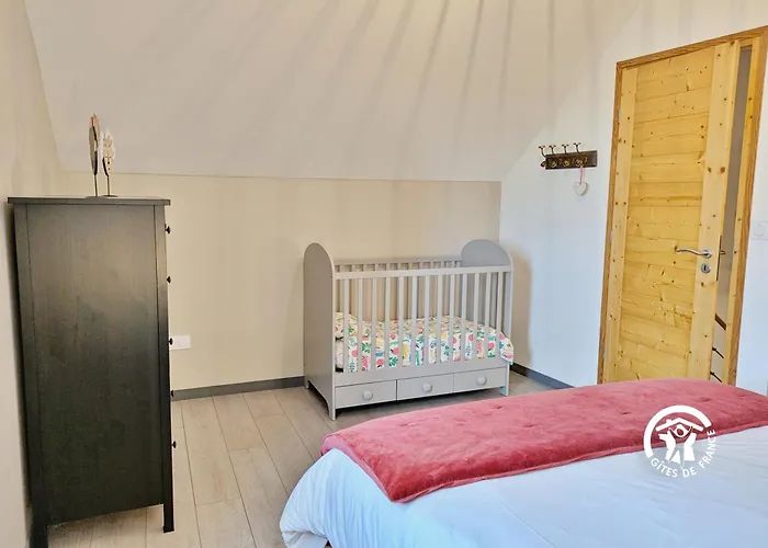 Des Cinq Tours * Sainte-Suzanne