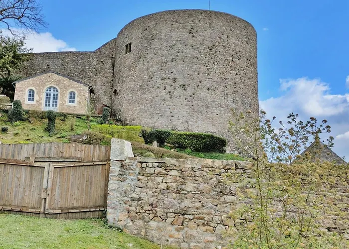 Nyaraló Des Cinq Tours Sainte-Suzanne